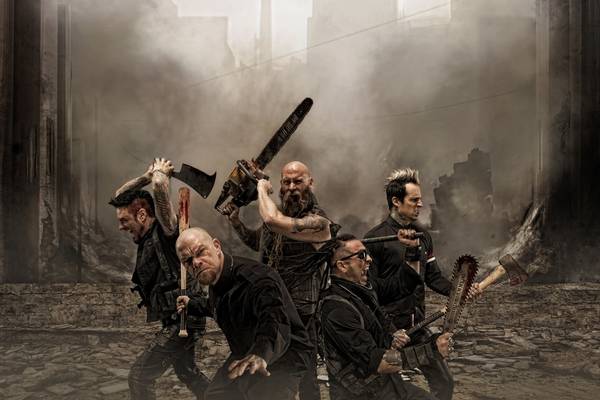 Bild: FIVE FINGER DEATH PUNCH & PAPA ROACH