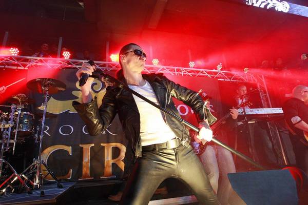 Bild: DR. WOO's ROCK'N'ROLL CIRCUS live am 04.03.2014 in Fürth