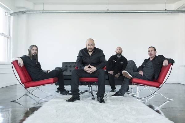 Bild: FIVE FINGER DEATH PUNCH & PAPA ROACH