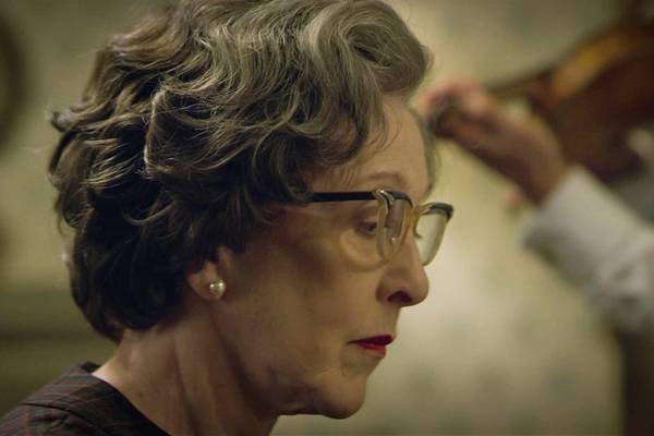 Bild: A Very English Scandal - Staffel 1