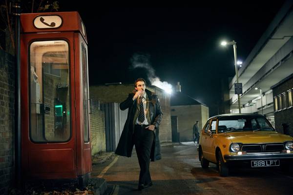 Bild: A Very English Scandal - Staffel 1