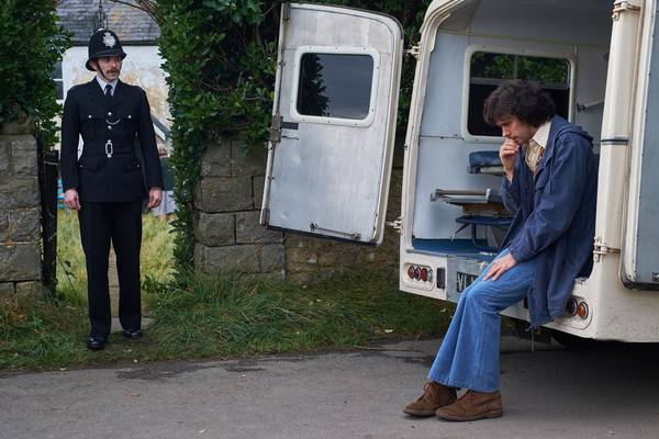Bild: A Very English Scandal - Staffel 1