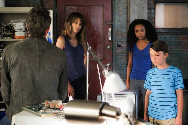 Bild: Extant – Staffel 2