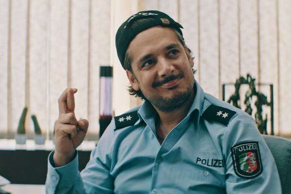 Bild: Faking Bullshit – Krimineller als die Polizei erlaubt