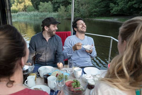 Bild: Jerks. – Staffel 1