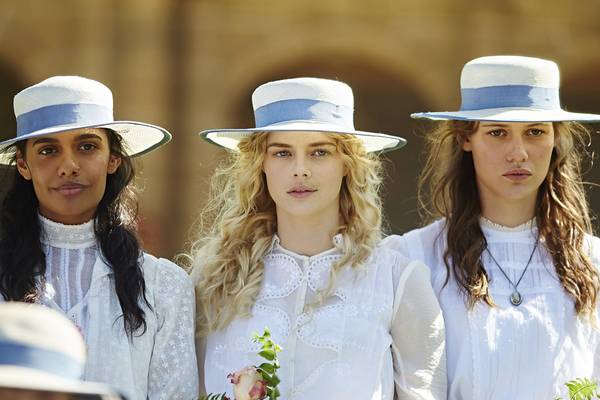 Bild: Picnic At Hanging Rock – Die komplette Serie
