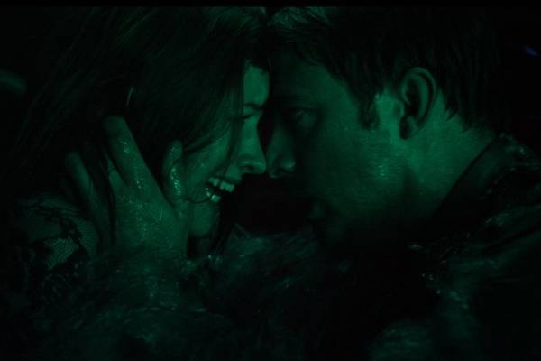 Bild: Submerged – Gefangen in der Tiefe