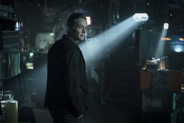 Bild: You Are Wanted – Staffel 1