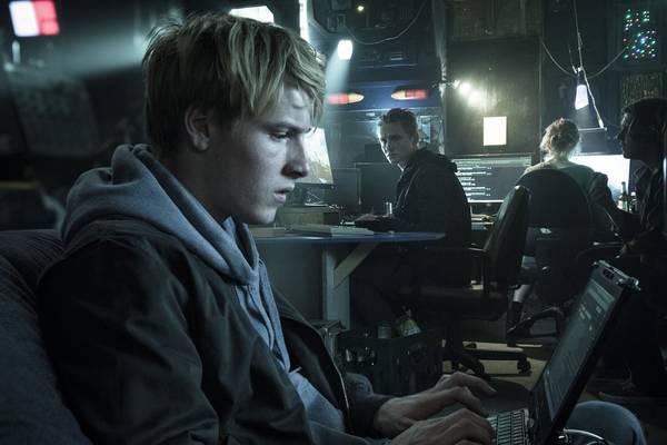 Bild: You Are Wanted – Staffel 1