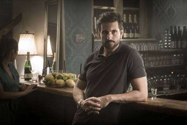 Bild: You Are Wanted – Staffel 1