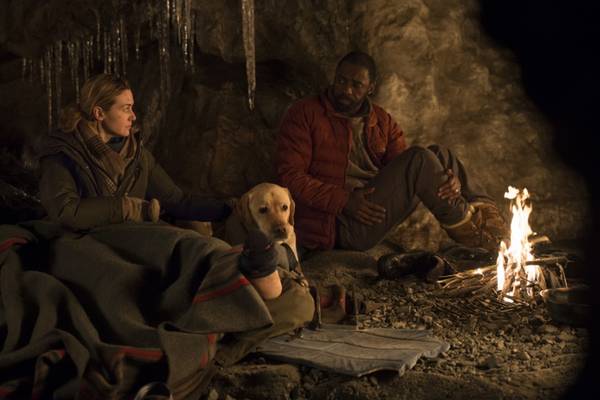 Bild: Zwischen zwei Leben – The Mountain Between Us