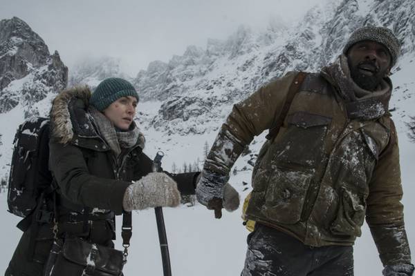 Bild: Zwischen zwei Leben – The Mountain Between Us