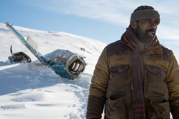 Bild: Zwischen zwei Leben – The Mountain Between Us